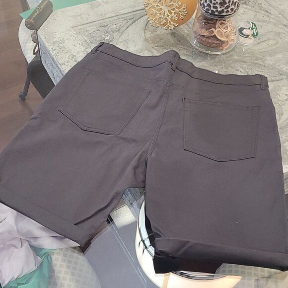 H&M solid gray shorts new - Picture 2 of 5